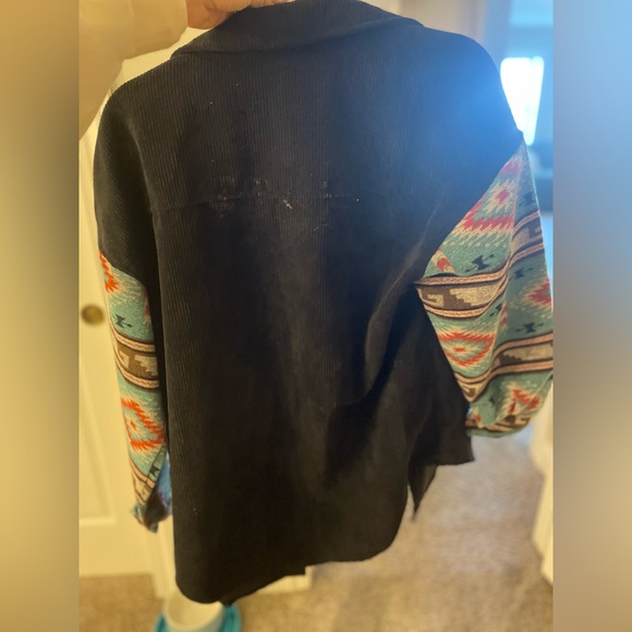 Aztec Shacket - Picture 2 of 2
